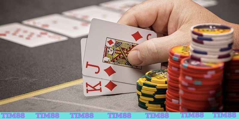 Ưu tiên chơi ít hand bài